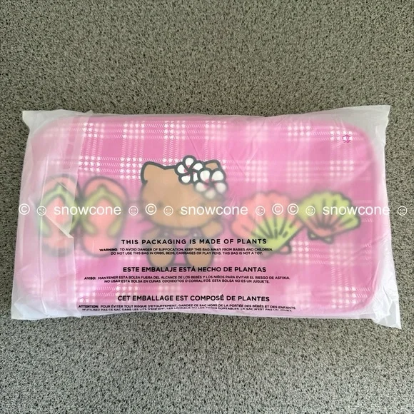 Aloha Collection x Sun kissed Hello Kitty Hawaii Exclusive Pink Palaka Dopp Kit - Picture 6 of 10